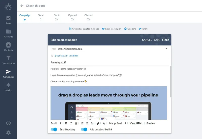 초안으로 표시된 Salesflare 캠페인 초안을 편집하는 화면. 필터에 연락처 2개가 포함되어 있고 본문에는 병합 필드가 들어가 있어요