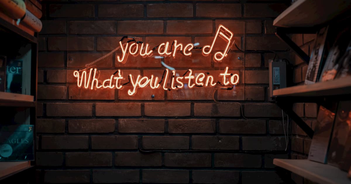 The Top 20 Podcasts for Startup Founders in 2021 🎧